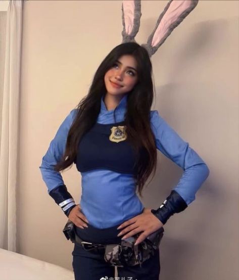 Judy Hops Costume, Zootopia Halloween Costumes, Zootopia Costume, Judy Hopps Costume, Zootopia Judy Hopps, Zootopia Judy, Pretty Halloween Costumes, Hot Halloween Outfits, Cute Couple Halloween Costumes