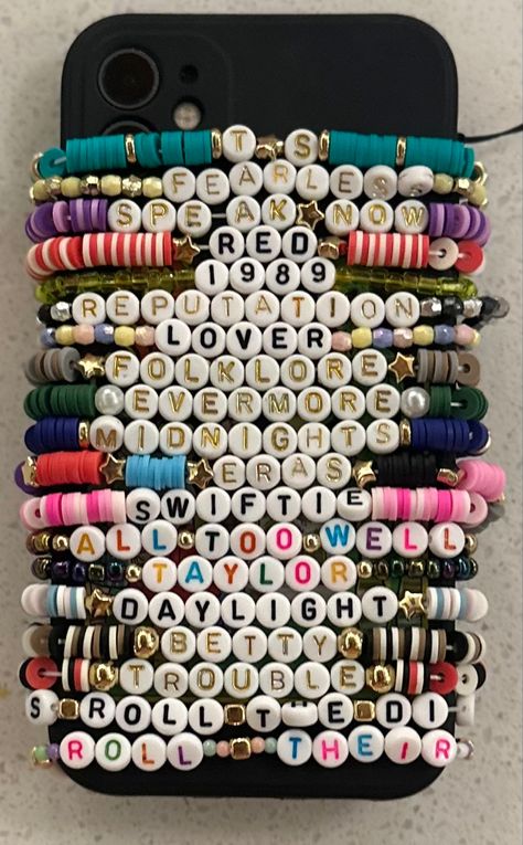 Swiftui Bracelets, Friendship Bracelet Clay Beads, Clay Bead Eras Tour Bracelets, Clay Friendship Bracelets, Supw Project, Swiftie Bracelet Ideas, Eras Tour Bracelets, Taylor Bracelets, Taylor Swift Jokes