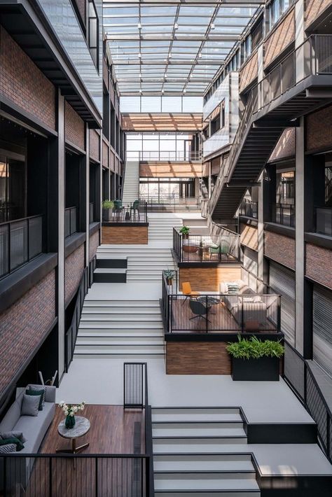 Shanghai In-Bund Office Building / HPP | ArchDaily Office Building Architecture, Fasad Design, Indoor Courtyard, Atrium Design, Stairs Architecture, Architecture Concept Diagram, Modern Architecture House, घर की सजावट, Architecture Office