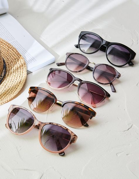 Sunglasses Flatlay Photography, Sunglasses Product Photography Ideas, Sunglasses Photography Ideas, Sunglasses Flatlay, Sunglasses Product Photography, Shades Photography, Sunglasses Business, Sunglass Photography, Sunglasses Photography