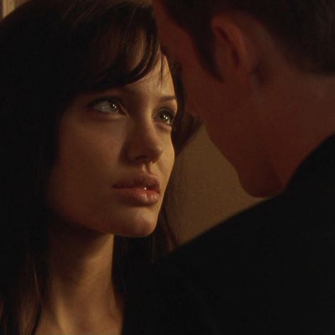 Angelina Jolie and Ethan Hawke in "Taking Lives" 2004. Popular Shoes For Women, Thick Sole Shoes, Angelina Jolie 90s, Dishes Recipe, Taking Lives, Hong Kong Style, Ethan Hawke, Egg Recipe, Popular Shoes