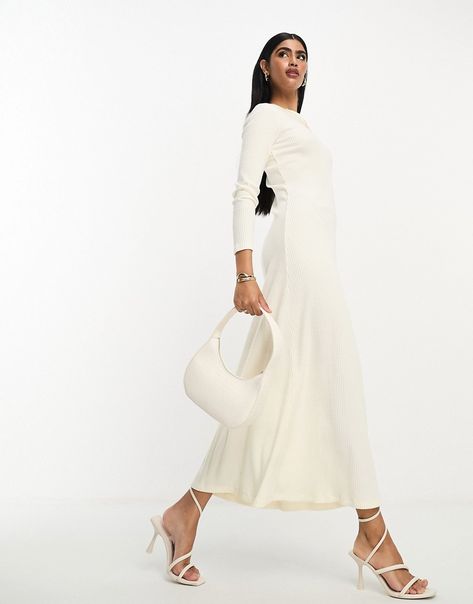 Dresses by ASOS DESIGN Best dressed: secured Plain design Crew neck Long sleeves Regular fit Mid Length Dresses Classy Long Sleeve, White Long Sleeve Dress Formal, Modest Graduation Outfit, Ribbed Dress Outfit, Long Sleeve White Maxi Dress, Maxi Long Sleeve Dress, Black Long Sleeve Midi Dress, Winter White Outfit, Lace Dress Styles