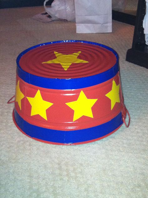 circus stand photo prop Carnival Props, Carnival Classroom, Circus Theme Classroom, Circus Classroom, Dumbo Birthday Party, Round Tub, Circus Props, Lila Party, Carnival Birthday Party Theme