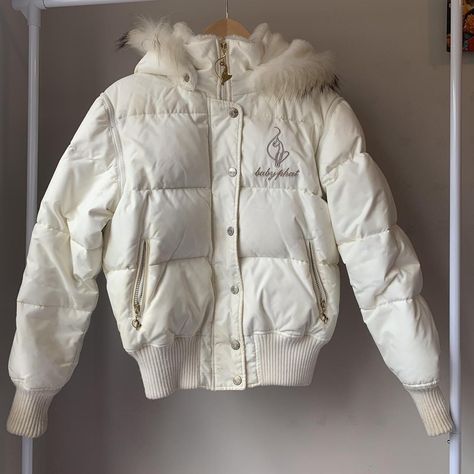 White Puffer Coat, 00s Mode, White Puffer Jacket, Mcbling Fashion, 2000s Clothing, 2000s Clothes, White Puffer, Baby Phat, 2000s Fashion Outfits