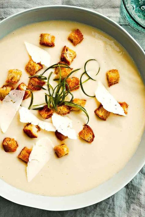 Vichyssoise Soup Recipes, Cold Potato Soup, Vichyssoise Soup, American Soup, Sautéed Leeks, Vichyssoise Recipe, Soup With Croutons, Crunchy Garlic, Homemade Tomato Soup Recipe