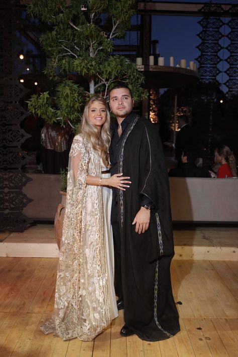 Elie Saab : l'extraordinaire mariage de son fils Elie Saab Jr. et Christina Mourad au Liban Eli Saab, Elie Saab Wedding Dress, Navy Evening Gown, Moonlight Couture, Elie Saab Dresses, Elie Saab Gowns, Elie Saab Haute Couture, Black Tie Attire, Embroidered Wedding Dress