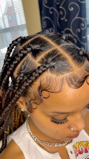 Edges Hair Braids, Middle Edges Braids, Dramatic Edges Hairstyles, Cute Edges With Knotless Braids, Curly Edges With Braids, Middle Part Buss Down Dramatic Edges, Dramatic Edges With Knotless Braids, Edges And Braids, Boho Braids With Edges