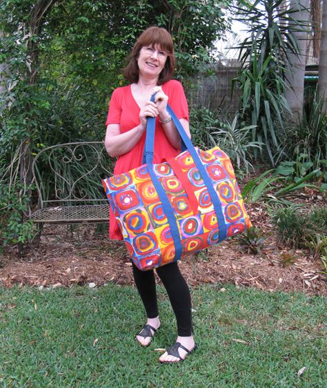 Threading My Way: No Frills Extra Large Tote Tutorial... Patchwork, Couture, Large Tote Bag Pattern, Duffle Bag Patterns, Extra Large Tote Bags, Tote Tutorial, Tote Bag Pattern Free, Kindle Sleeve, Tote Bag Tutorial