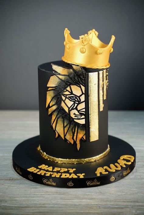 King Cake Design, Masculine Wedding, Cake For Men, Lion Cake, Cake Design For Men, Lion Cakes, Crown Cake, King Birthday, Birthday Cakes For Men