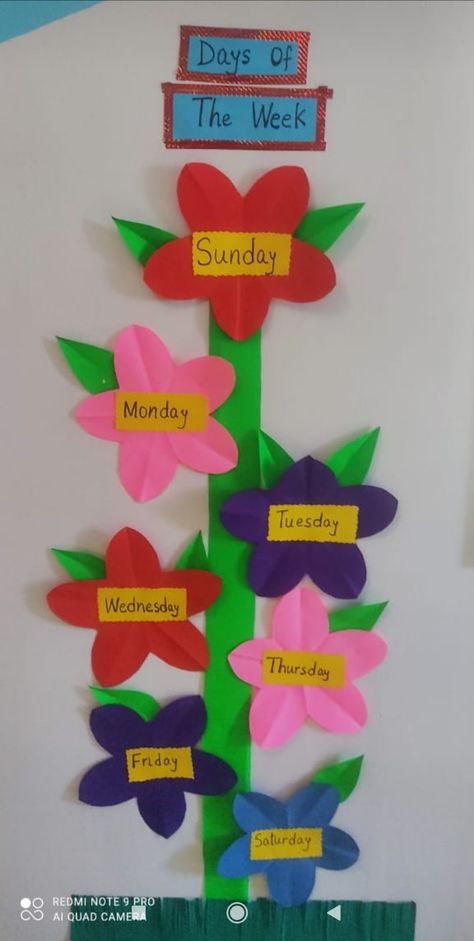 Alphabet Art And Craft For Preschool, Chart Work Ideas For Kids, Days Of The Week Craft For Kids, Days Of The Week Chart Classroom Decor, Nursery Class Decoration Ideas, Nursery Class Decoration, Days Of A Week, Flower Crafts Kids, Preschool Fine Motor Activities