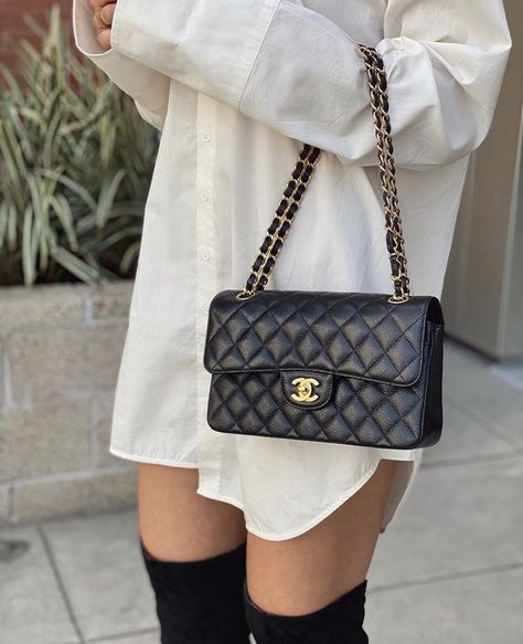 Channel Bags, Chanel Classic Flap Bag, Tas Chanel, Luxury Bags Collection, Classic Flap Bag, Girly Bags, Fancy Bags, Bags Designer Fashion, Luxury Purses