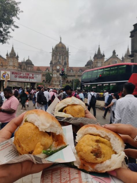 Mumbai Monsoon Photography, Mumbai Street Food Snap, Mumbai Food Snap, Mumbai Morning Snap, Mumbai Snapchat Stories, Mumbai City Snapchat, Mumbai Snapchat, Mumbai Vibes, Mumbai Snaps