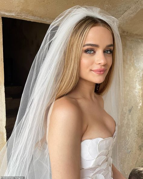 Oscar De La Renta, Celebrity Hair Inspiration, Jamie King, Pele Natural, Joey King, Perfect Bride, Kissing Booth, Strapless Gown, Wedding Album