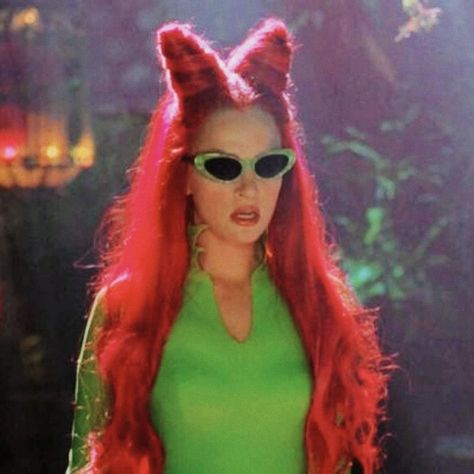 Poison Costume, Poison Ivy Uma Thurman, Red Hair Halloween Costumes, Casual Halloween Costumes, Poison Ivy Halloween Costume, Cat Costume Diy, Halloween Duos, Poison Ivy Cosplay, Poison Ivy Costumes