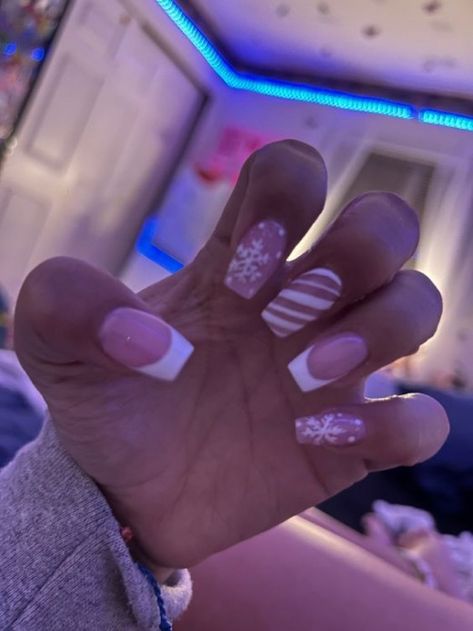 Cute Christmas Nails French Tip, Nails Acrylic For Christmas, Christmas Nail Inspo Square, French Tip Christmas Nail Ideas Square, Christmas Acrylics Short, Candy Cane French Tips, Christmas Nail French Tip, Christmas Acyrilics Nails, Christmas Nails Acrylic French Tip