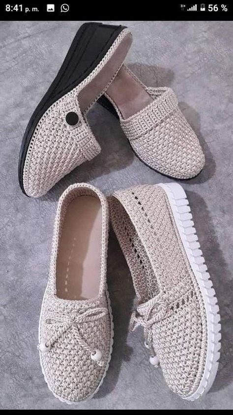 Diy Crochet Shoes, Sandal Rajut, Crochet Shoes Pattern, Crochet Baby Shoes Pattern, Mode Crochet, Crochet Boots, Crochet Sandals, Fashion Shoes Sandals, Easy Crochet Baby