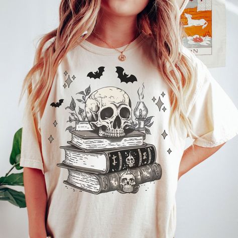 Groovy Skeleton, Groovy Halloween, Happy Halloween Shirt, Skeleton Graphic, Fall Apparel, Disneyland Halloween, Halloween Tshirt, Skeleton Shirt, Ghost Shirt