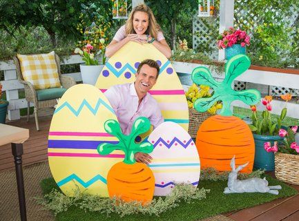 Diy Outdoor Easter Decorations, Large Easter Egg Decor, Outside Easter Decorations, Easter Outdoor Decorations, Easter Home Decorations, Easter Yard Art, Easter Yard Decorations, Outdoor Easter Decorations, Easter Outdoor