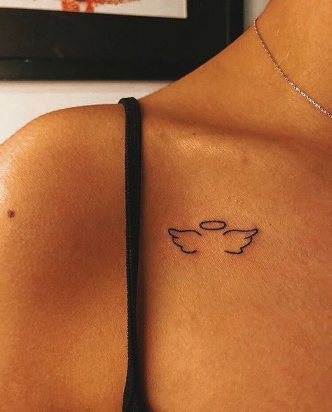 🖤 Cute Simple Dainty Tattoos, Asthmatic Tattoo, Tattoos Aethstetic, Minimalistic Arm Tattoos For Women, Small Tattoos Memorial, Small Tattoo Ideas Angel, Halo And Horns Tattoo, Trendy Tattoos For Women 2023, Minimalistic Fine Line Tattoo