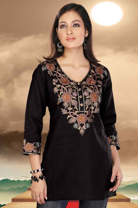 V Neck Kurti Design, Tunic Embroidery, Cotton Tunic Dress, Cotton Tunic Tops, Embroidered Tunic Dress, Tunic Designs, Flattering Tops, Tunic Tops Casual, Western Outfits Women