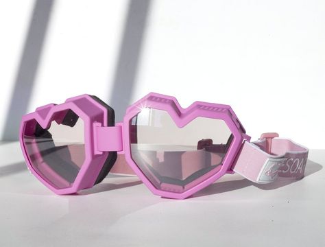 Heart Goggles, Snow Desert, Cyberpunk Accessories, City Snow, Estilo Cyberpunk, Eye Vision, Funky Glasses, Vision Eye, Pink Eye