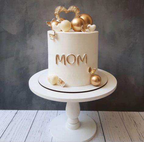 #momlife #momcake #mombirthdaygift #mombirthday #indianmom #momlife quotes #lovemom #indiancake #indianfashion #indianwedding Cakes For Mama Birthday, Cake For My Mom Birthday, 50th Birthday Cake For Mom Elegant, Mom Birthday Cake Designs, Mother Day Cakes Ideas, Mother Cake Ideas, Cake For Mama Birthday, Mothers Cake Ideas, Women Day Cake