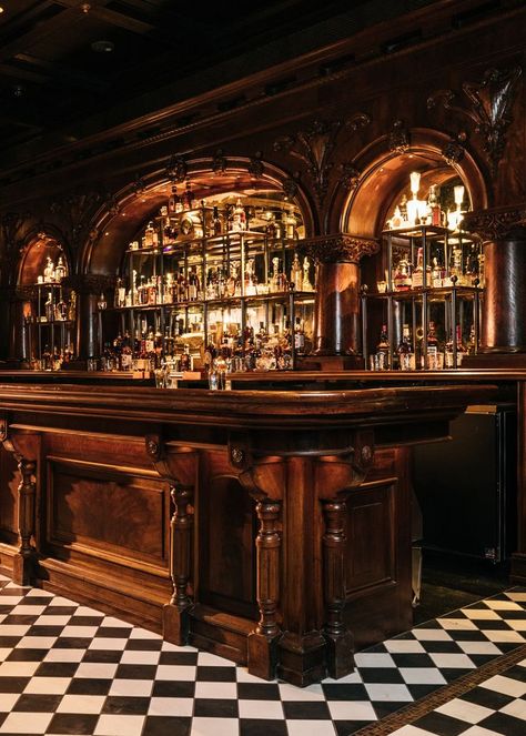 British Bar Design, Speakeasy 1920s Prohibition, Bar And Pub Design, Old Fashioned Bar Design, Speakeasy Hidden Door, Prohibition Bar 1920s, 1930s Bar Interior, Old Style Bar Design, Speakeasy Style Bar