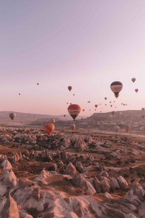 Cappadocia Turkey, Air Balloon Rides, Images Esthétiques, Photo Wall Collage, Pretty Places, Aesthetic Backgrounds, Travel Aesthetic, Hot Air Balloon, Air Balloon