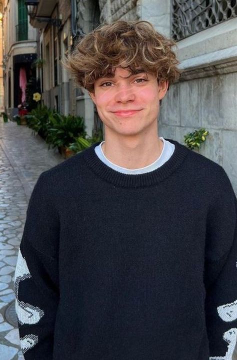 Fluffy Hair For Men, Short Fluffy Mens Hair, Teen Blonde Hair Boy, Cute Guy Curly Hair, Fluffy Permed Hair Boy, Boys Brown Fluffy Hair, Light Brown Mens Hair, Highlights Brown Hair Men Curly, Textured Fluffy Fringe Men