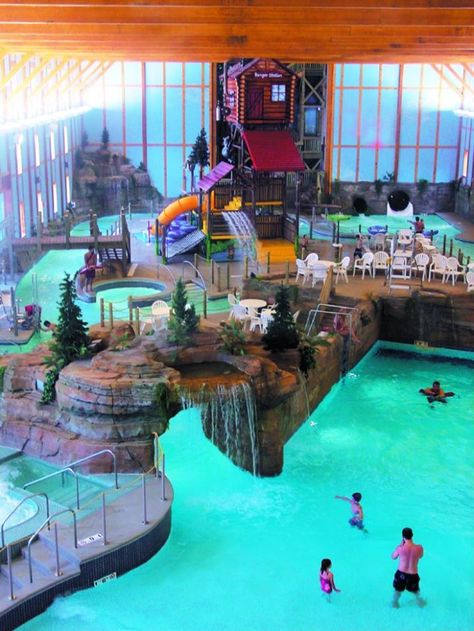 Water Resort, Ideas De Piscina, Indoor Amusement Parks, Taman Air, Indoor Waterpark, Amusement Park Rides, Water Parks, Chicago Travel, Dream Pools
