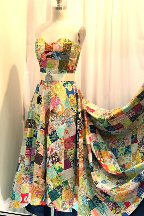 not a quilt but still so freaking awesome - this pic from Quilt Market Portland Quilted Clothes, Made By Rae, Quilted Clothing, Patchwork Fashion, Vetements Clothing, Patchwork Clothes, Quilted Skirt, Quilt Dress, Patchwork Skirt