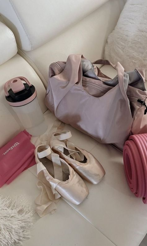 The Cheat Sheet, Dancer Lifestyle, Dance Aesthetic, Ballet Pictures, Ballet Beauty, Dance Dreams, Dance Tutorial, Ballet Inspiration, Ballet Clothes