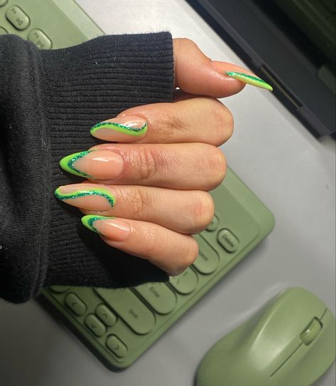 Cute At Patrick’s Day Nails, St Patricks Day Nails Design Almond, Sparkly Green Nail Designs, Lime Green Design Nails, Green Nails For St. Patrick’s Day, Nails Design St Patricks Day, Gel Nail Designs Green St Patrick, Lime Green Almond Acrylic Nails, Spring St Patricks Day Nails