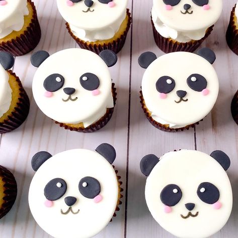 Wɪʟʟᴏᴡ Tʀᴇᴇ Cᴜᴘᴄᴀᴋᴇs’s Instagram post: “We can’t get enough of these ADORABLE Panda Cupcakes! 🐼 Perfect Vanilla Cupcakes with edible fondant toppers. ❤️” Panda Birthday Cupcakes, Easy Panda Cupcakes, Fondant Cupcakes Ideas, Fondant Templates, Panda Fondant, Panda Cupcake Toppers, Cupcakes With Toppers, Cupcake Fondant Toppers, Panda Cupcake