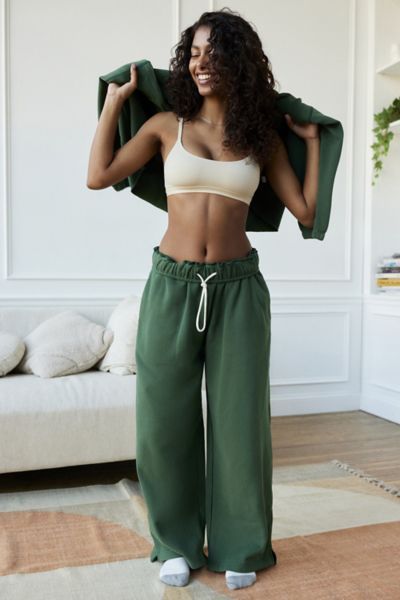 Cozy Sweatpants, Sheer Maxi Skirt, Green Sweatpants, Baggy Sweatpants, Cute Sweatpants, Lace Trim Shorts, Sheer Lace Top, Green Fits, Find It