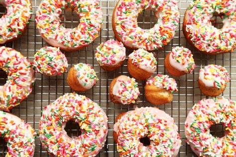 Sprinkled Cake Doughnuts - The Candid Appetite Funfetti Recipes, Baking Shop, Cake Doughnuts, Donuts Donuts, Booster Club, Doughnut Cake, Vanilla Glaze, Baking Classes, Sprinkle Cake