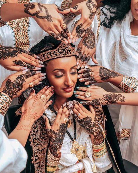 Which henna style are you picking? 📸 : @j316photographic  #bridesmaids #bridetobe #eritrea #eritrean #ethiopian #adisababa #eritreaculture #habeshadaily #habeshabeauty #habeshafashion #habeshas #habeshadress #habeshawedding #habeshaweddings #ethiopianwedding #habeshakemis #2019weddings #holymatrimomy #ethio #habesha Ethiopian Henna Design, Eritrean Henna, Ethiopian Henna, Ethiopian Bride, Ethiopian Aesthetic, Eritrean Wedding, Eritrean Culture, Habesha Wedding, Ethiopian Culture