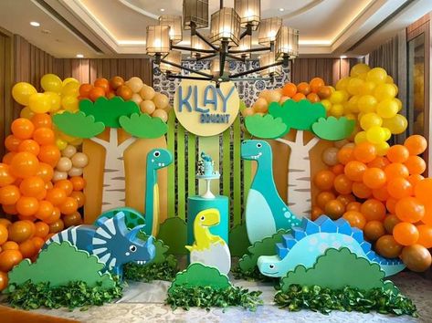 Dinousar Party Decorations Boy, Dinosaurs Theme Party, Dino Theme Birthday Party Decor, Dino Party Centerpiece, Dinosaur Themed Birthday Party Backdrop, Dinosaur Theme Decorations, Dinosaur Backdrop Ideas, Dino Birthday Party Decoration, Dino Backdrop