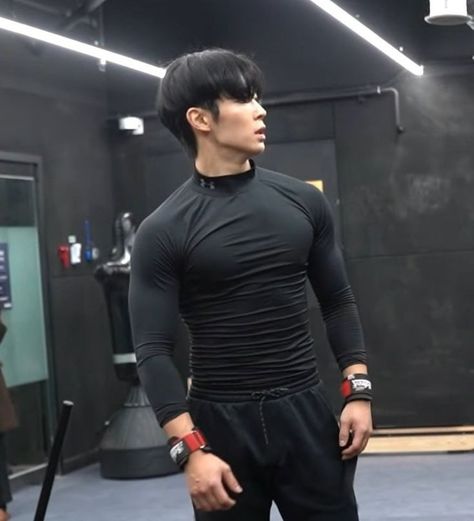 Gym Outfits Men, Dawon Sf9, Gym Photo, Compression Shirt Men, Compression Clothing, Men Abs, Gym Guys, Gym Outfit Men, Gym Photos