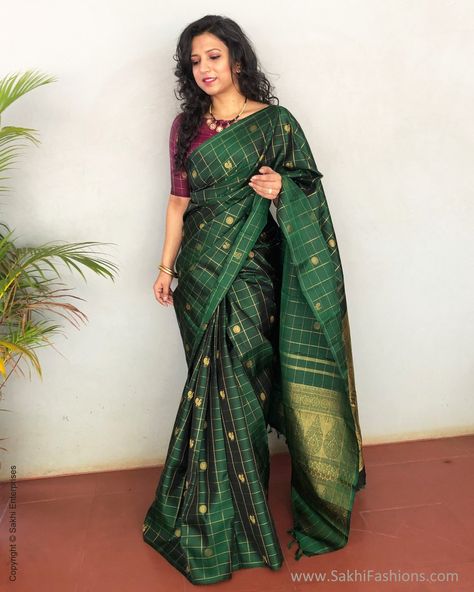 EE-S23424 Bottle Green Kanchi – sakhifashions Green Sarees Pattu, Green Color Saree Contrast Blouse, Green Pattu Saree Contrast Blouse, Silk Checks Saree Blouse Designs, Green Colour Saree Contrast Blouse, Copper Zari Blouse Design, Bottle Green Kanjivaram Saree Silk, Contrast Blouses For Silk Sarees, Bottle Green Saree Contrast Blouse