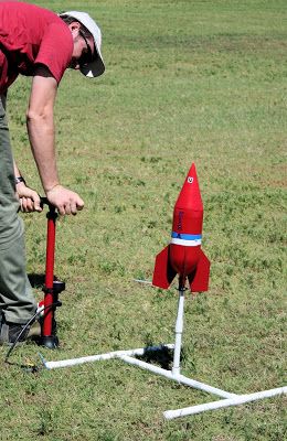 Blast off-The Rocket Launch! - My Insanity Rocket Ship Party, Build A Rocket, Rocket Birthday, Water Rocket, Model Rocketry, Rocket Party, Village Kids, Diy Rocket, Spray Paint Projects