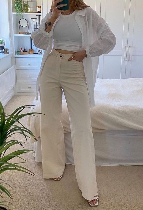 Classy Cream Outfit, White Top Beige Pants, Beige Wide Legged Pants Outfit, White Cream Pants, Wide Leg Off White Jeans Outfit, White Cream Jeans, Cream Coloured Pants Outfit, Old Money White Jeans Outfit, Wide Beige Trousers Outfit