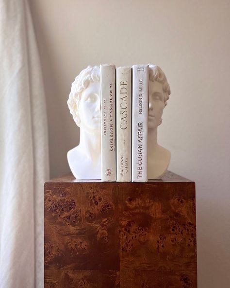 Beautiful simplicity Greek bust bookends by Monte Testaccio Studio. Victorian Shelf Decor, Museum Decorations Ideas, Bust Sculpture Decor, Bust Decor Ideas, Fun Desk Decor, Cb2 Inspiration, Funky Shelf Decor, Ancient Greek Decor, Greek Bust Decor