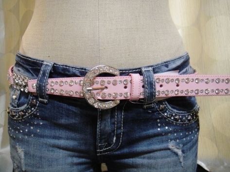 gyaru, diva, tsuyome, y2k, mcbling, gyaru mcbling, diva aesthetic, pink, trashy, myspace, trashcore, y2k trashy Y2k Belts, Cowboy Vintage, Belt Western, Bling Belts, Early 2000s Fashion, Pink Belt, Y2k Pink, Cowgirl Cowboy, Jean Pants