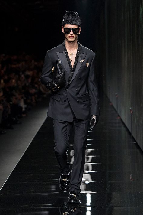 Haute Couture, Versace Outfits Men, Versace Suits For Men, Versace Archive, Versace Aesthetic, Versace Suits, Versace Suit, Men Costume, Gala Outfit