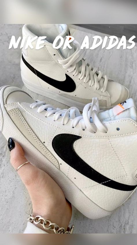 Shoes Sneakers Black And White, Nike Blazers Black And White, Nike Black And White Sneakers, Cool Nike Sneakers, Trendy Shoes Sneakers Nike, Nike Blazer Mid 77 Rosa, Nike Blazera, Nike Sneakers Women's, Tennis Nike Blazer