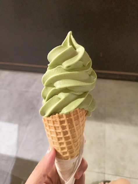 Matcha Ice Cream Coding For Kids, Ice Cream Matcha Aesthetic, Green Ice Cream, Matcha Ice Cream, Cream Aesthetic, Pretty Food, Easy Snacks, Aesthetic Food, Sweet Recipes