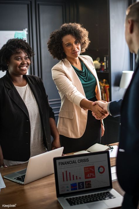 Handshake Business, Business Partnership, Business Vision Board, Shaking Hands, Business Manager, Business Photoshoot, Business Partners, Young Professional, Shake Hands