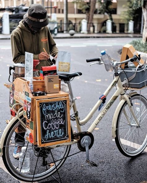 Coffee Lovers | Cafe | Barista on Instagram: “Speciality Coffee from the back of a Bicycle! Amazing😍 ⁣- Follow: @cafeandcoffeeworld Follow: @cafeandcoffeeworld ☕ Follow:…” Bicycle Cart, Bici Retro, Gerobak Dorong, Bicycle Cafe, Bike Food, Mobile Food Cart, Mobile Cafe, Cafe Barista, Bike Cart