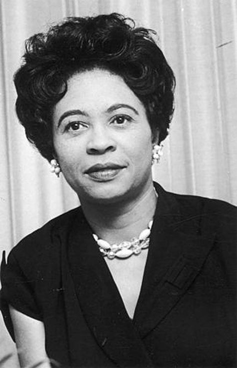 Daisy Bates - played a leading role in the Little Rock Integration Crisis of 1957 Black Women In History, Famous Black Americans, The Losers, Famous Black, History Class, Black Pride, American Heroes, African American Women, Black American